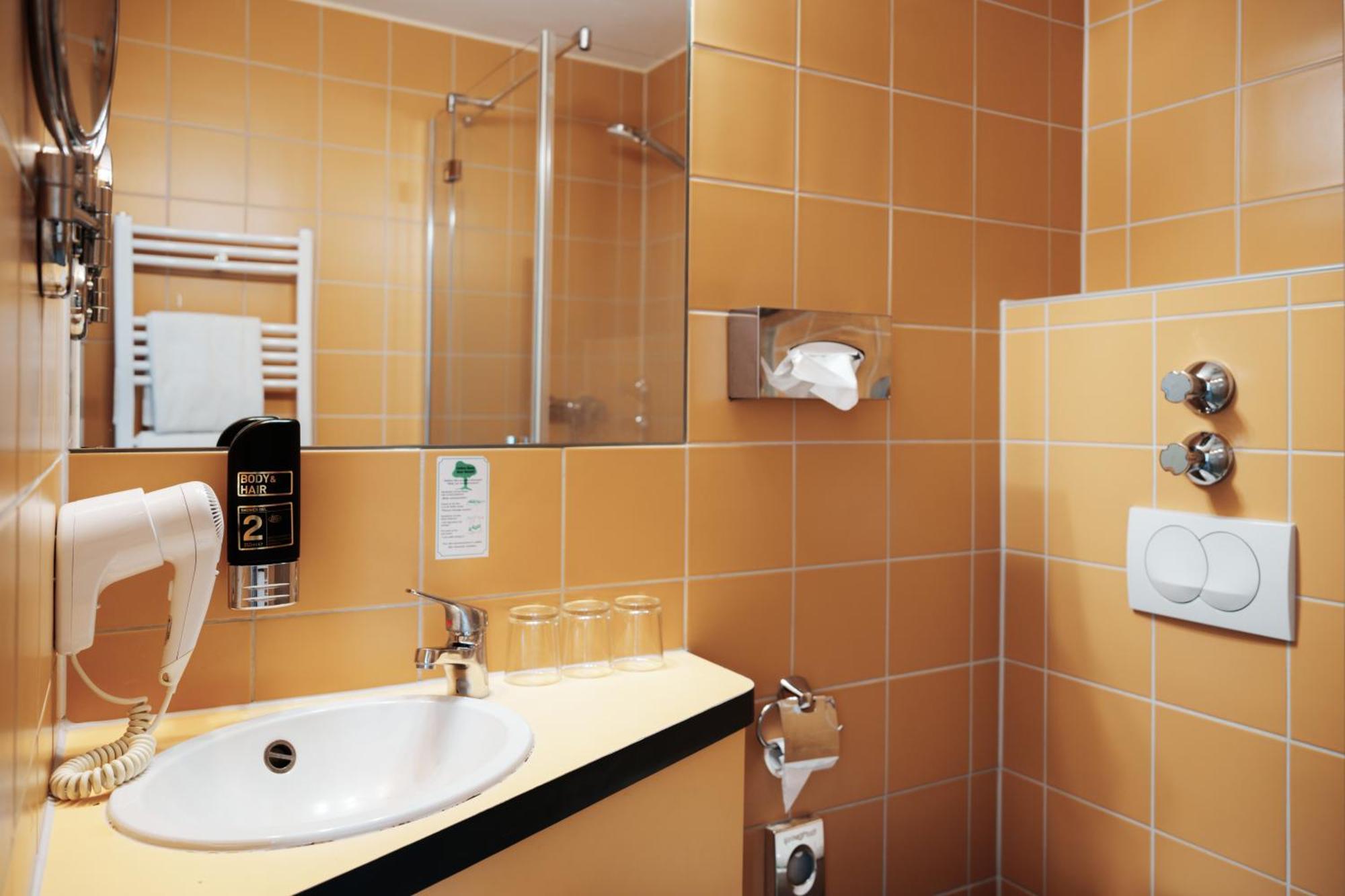 Helvetia Center Hotel 3*